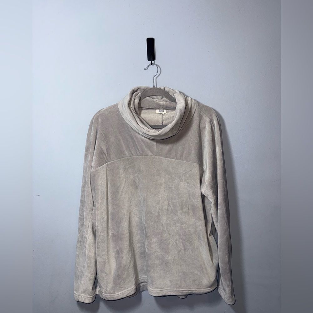 BKE Women’s Velour cowl neck sweater size medium EUC cozy comfy warm